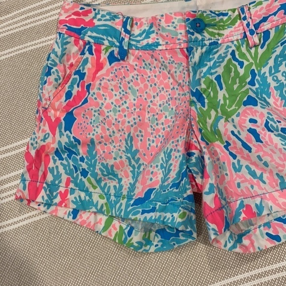 Lilly Pulitzer The Callahan Coral Print Shorts - Picture 4 of 14